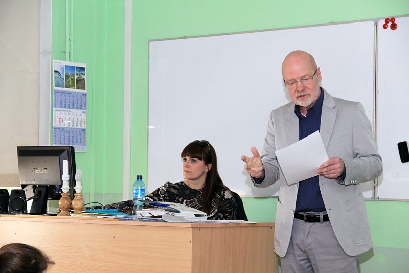 Spotkanie z uczniami z Rybnika - Edukacja Artystyczna w zakresie sztuk plastycznych Racibórz (fot. G. Habrom-Rokosz)