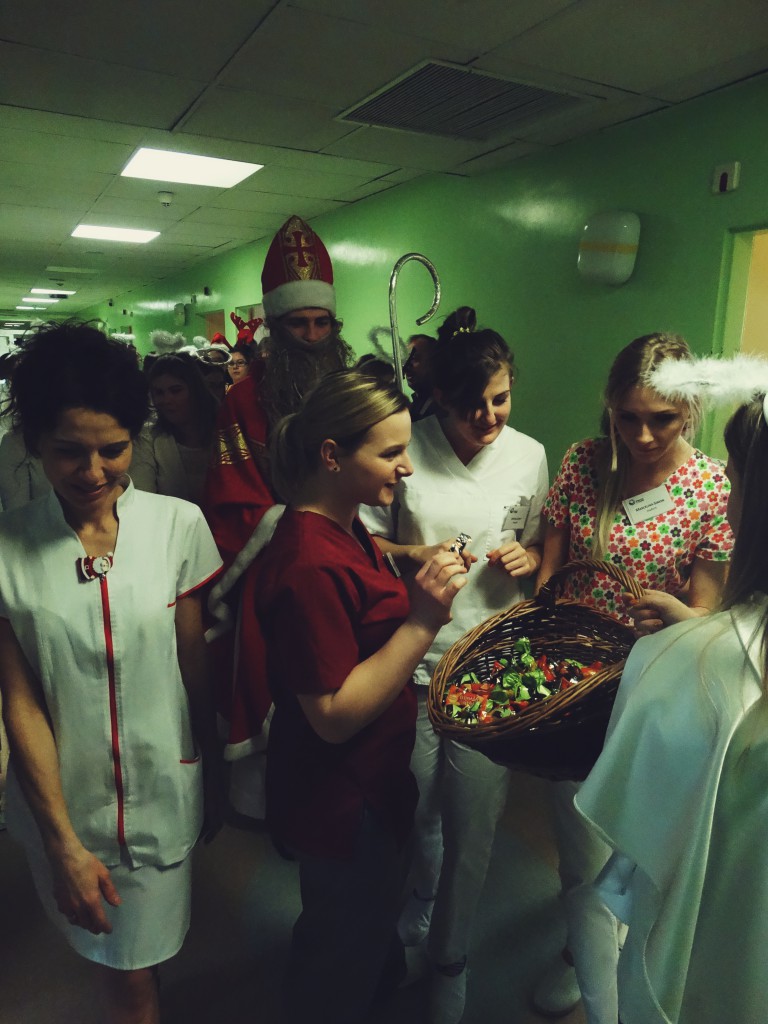 Mikołajki 2018 w szpitalu (fot. A. Wojtowicz FOTON)